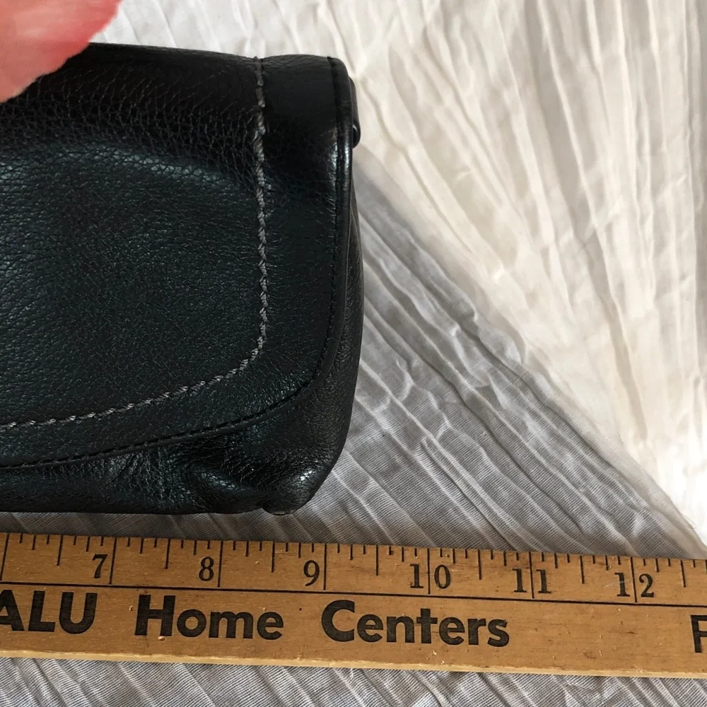 Vintage COACH black pebbled leather wristlet wallet w/ teal interior